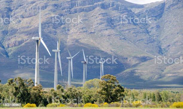 27.09.2020 – Western Cape Wind Turbine in the wine lands of the Western Cape